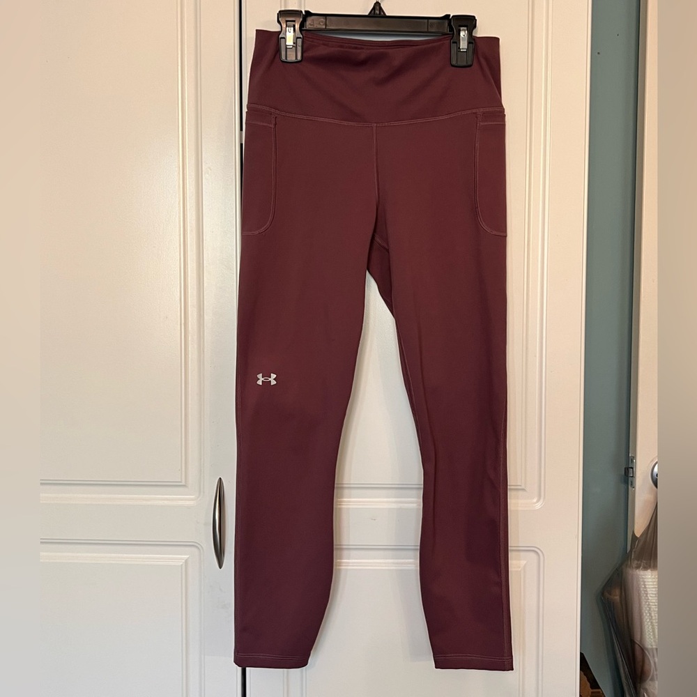 Under Armour Fitted 7/8 length Leggings with 2 pockets, Plum Rose color - Medium